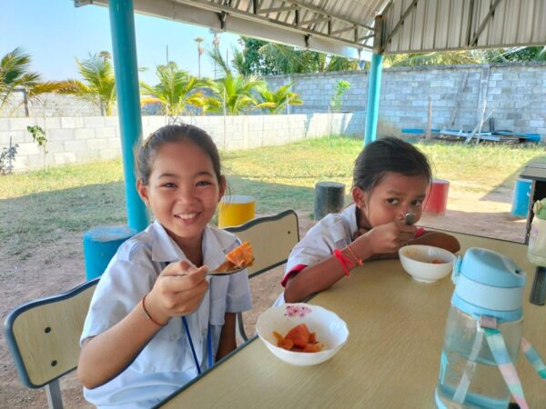 English School Snacks for up to 300 Students per one time.